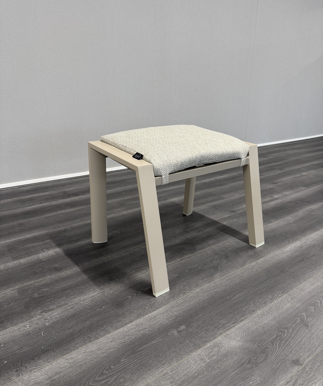 Sens Line Luccio hocker sand